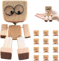 Amazon.de: Charmante kleine Holzfigur, Schüttelnde Holzmann-Figur, Handgefertigte Wackelnde Füßen Holzpuppe Auto Ornamente die mit 12 magnetischen Ausdrücke schwankt Interessante Dekoration für Reisen, Pendeln